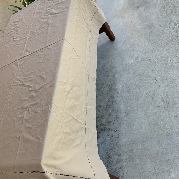 Table Cloths - Picture 4 of 8